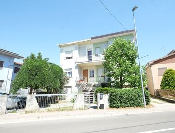 Facciata - Appartamento in Vendita in Via C. Poma a Villafranca di Verona