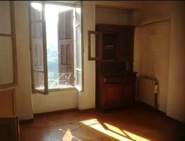 Stanza - Quadrilocale in Vendita in Viale Rimembranze a Apricale