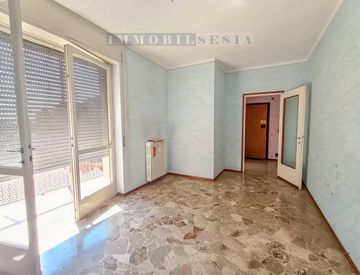 Stanza - Trilocale in Vendita in Via Dottore Ferro 79 -39 a Borgosesia