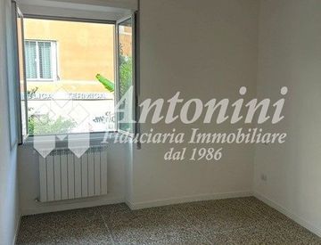 Foto 1 di 32 - Quadrilocale in Affitto in Via Giuseppe Parini a Roma