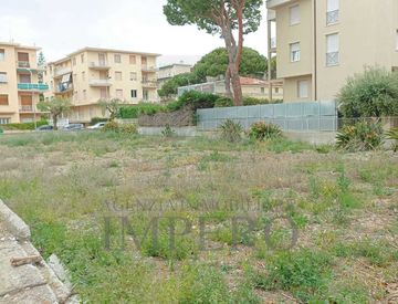 Foto 1 di 9 - Terreno agricolo in Vendita in Via Gerolamo Rossi a Bordighera