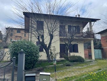 Foto 1 di 22 - Casa bifamiliare, trifamiliare in Vendita in Via Don Achille Vecchiati 145 a Serramazzoni