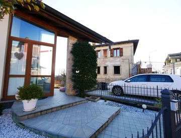 Terrazza - Trilocale in Vendita in Piazza Torquato Tasso 6 a Serramazzoni