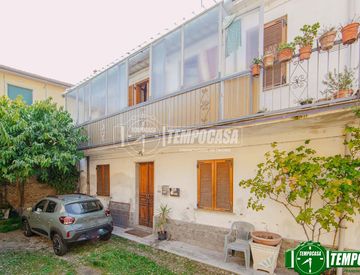 Facciata - Casa indipendente in Vendita in Via Camillo Benso Cavour a Voghera