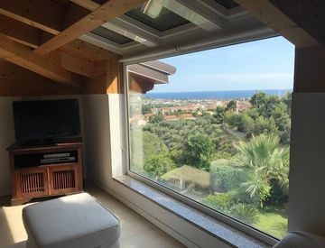 Terrazza - Villa in Vendita in Via Periane a Taggia
