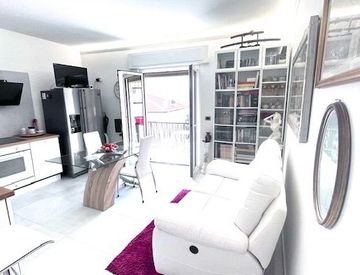 Soggiorno - Quadrilocale in Vendita in Via Aurelia Orientale a Rapallo