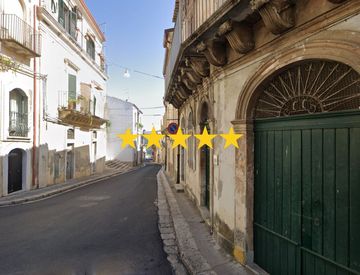 Foto 1 di 37 - Quadrilocale in Vendita in Via 24 Maggio a Ragusa