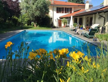 Piscina - Villa in Vendita a Caresanablot