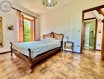 Camera da letto - Casa bifamiliare, trifamiliare in Vendita in Via Duca degli Abruzzi a Sanremo