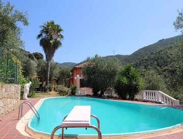 Piscina - Villa in Vendita in zona Centro a Vallebona
