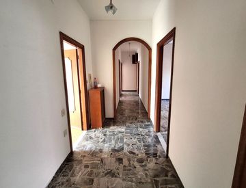 Foto 1 di 17 - Quadrilocale in Vendita in Via Cesare Battisti 97 a Imperia