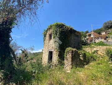 Foto 1 di 21 - Rustico, casale in Vendita in Via Silvio Pellico a Bordighera