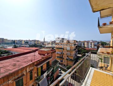 Terrazza - Quadrilocale in Vendita in Via Dalbono a Portici
