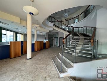Scala - Ufficio in Vendita in Via Giulio Masini a Empoli