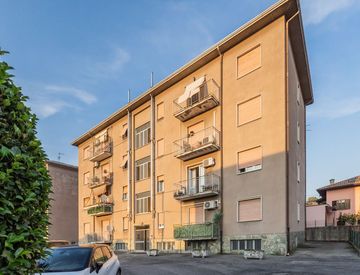 Facciata - Bilocale in Vendita in Via Firenze a Marnate