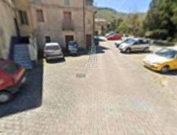 Foto 1 di 18 - Trilocale in Vendita in Corso Vittorio Emanuele 46 a Gimigliano