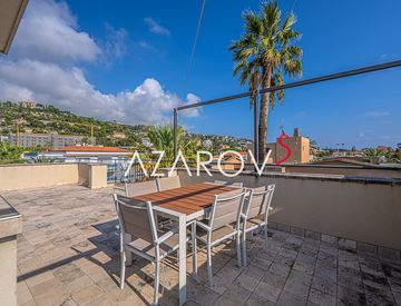 Terrazza - Attico, mansarda in Vendita in Via Gerolamo Rossi 51 a Bordighera