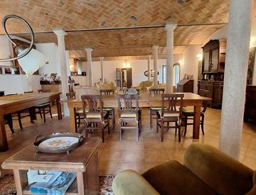 Soggiorno - Rustico, casale in Vendita in Via Leopoldo Pilla a Mantova