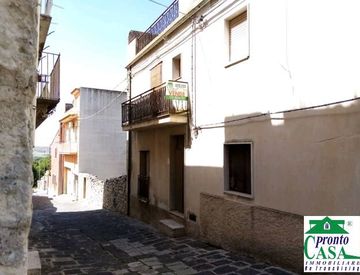 Vista - Casa indipendente in Vendita in Via Galileo Galilei a Giarratana