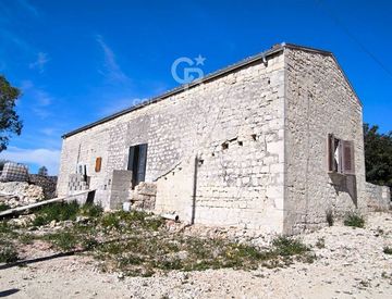Foto 1 di 28 - Rustico, casale in Vendita a Ragusa