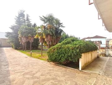 Giardino - Casa bifamiliare, trifamiliare in Vendita in Via Roggia Molinara 1 a Prarolo