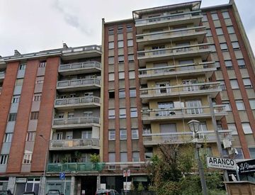 Foto 1 di 30 - Quadrilocale in Vendita in Corso Vercelli 8 a Borgosesia