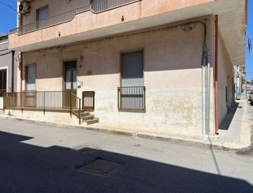 Foto 1 di 16 - Quadrilocale in Vendita a Ispica