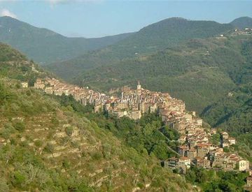 Foto 1 di 6 - Bilocale in Vendita in Via Martiri 2 B a Apricale