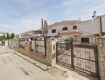 Foto 1 di 18 - Villetta a schiera in Vendita in Via Montecarafa 17 a Canosa di Puglia