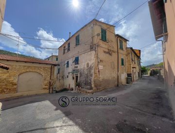 Foto 1 di 29 - Appartamento in Vendita in Via della Chiesa a Imperia
