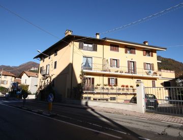 Foto 1 di 14 - Trilocale in Vendita in Via Brigate Garibaldi 59 a Varallo
