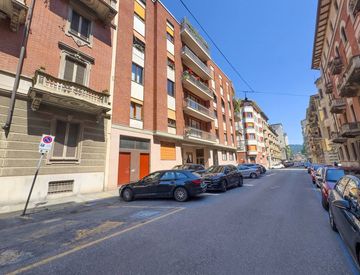 Vista - Locale commerciale in Vendita in Via Amerigo Vespucci a Torino
