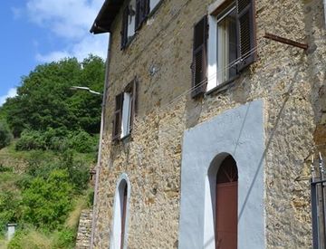Foto 1 di 17 - Casa indipendente in Vendita in vignai a Bajardo
