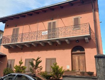 Foto 1 di 12 - Bilocale in Vendita in Via Vittorio Emanuele 18 a Oulx