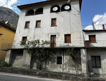 Foto 1 di 34 - Appartamento in Vendita in Via Roma 47 a Boccioleto