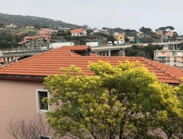 Vista - Trilocale in Vendita in Via Milano a Celle Ligure