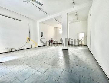 Foto 1 di 12 - Locale commerciale in Affitto in Via Giuseppe Pisanelli 18 a Bari