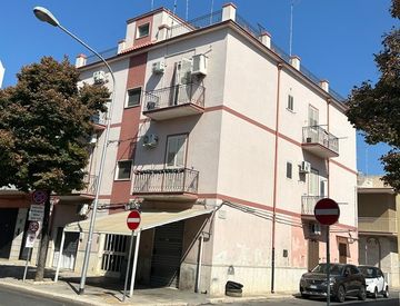 Foto 1 di 8 - Quadrilocale in Vendita in Viale J. F. Kennedy 76 a Trinitapoli