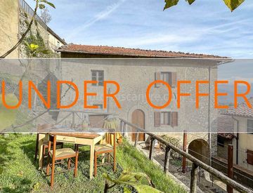 Facciata - Rustico, casale in Vendita in Via Alcide Rossi 2 a Molazzana