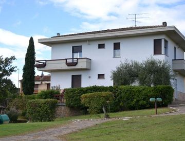 Villa in Vendita in zona Pratantico Indicatore a Arezzo 500mq