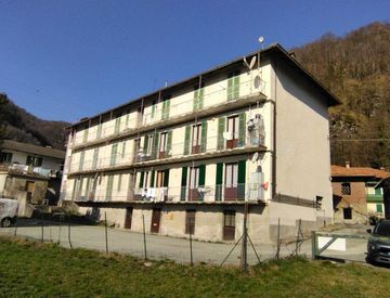 Foto 1 di 25 - Trilocale in Vendita in Scopelle a Varallo