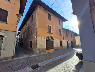 Facciata - Ristorante in Vendita in Via Gaetano Donizetti 8 a Verdello