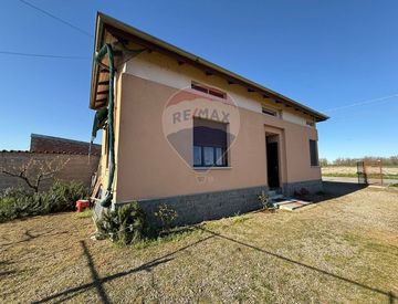 Foto 1 di 23 - Villa in Vendita in Via Casale Dosso 14 a Balocco