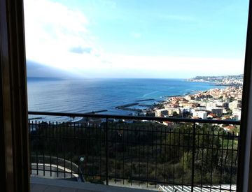Terrazza - Monolocale in Vendita in Via san stevi superiore 18 a Santo Stefano al Mare