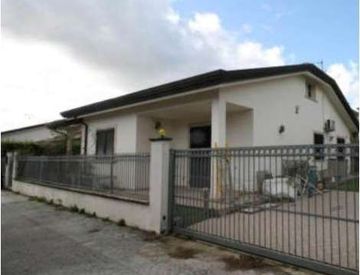 Facciata - Villa in Vendita in Via Giuseppe Zanardelli 32 a Viareggio