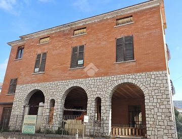 Facciata - Villa in Vendita in Via Giuseppe Garibaldi 229 a Castelforte