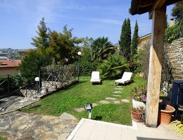 Giardino - Villetta a schiera in Vendita in Via PRIVATA DELLE ROSE a Sanremo