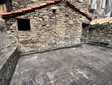 Foto 1 di 18 - Casa bifamiliare, trifamiliare in Vendita in Via Vincenzo Gioberti a Badalucco