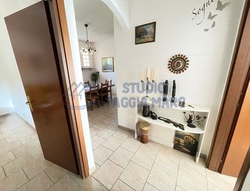 Foto 1 di 25 - Casa bifamiliare, trifamiliare in Vendita in zona Bussana, Poggio a Sanremo
