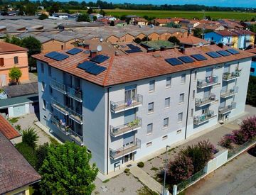 Facciata - Quadrilocale in Vendita in Via E. Fermi 35 a Novi di Modena